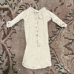 Goumi Sleep Gown